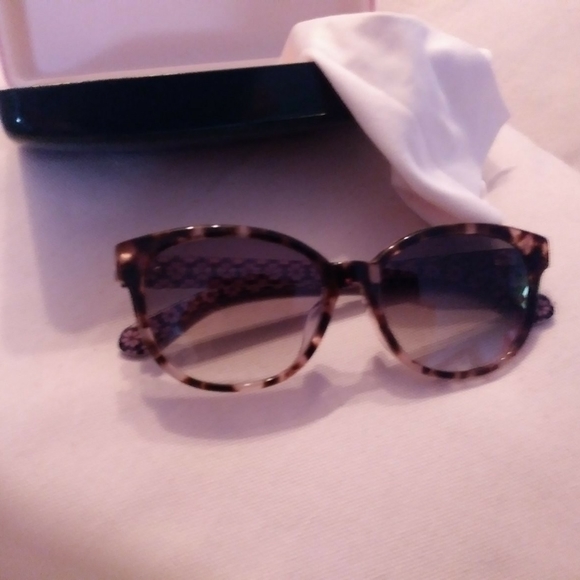 Kate Spade sunglasses One year warranty - Picture 1 of 4